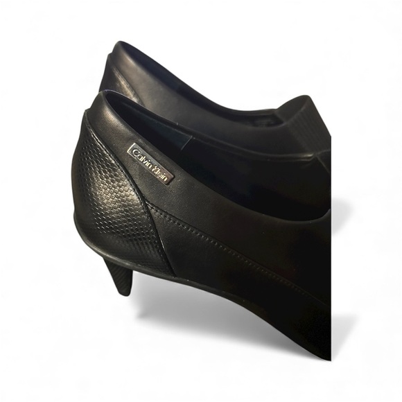 Calvin Klein Greta Elegant Black Women's Heels Booties sz 7 - Picture 4 of 6